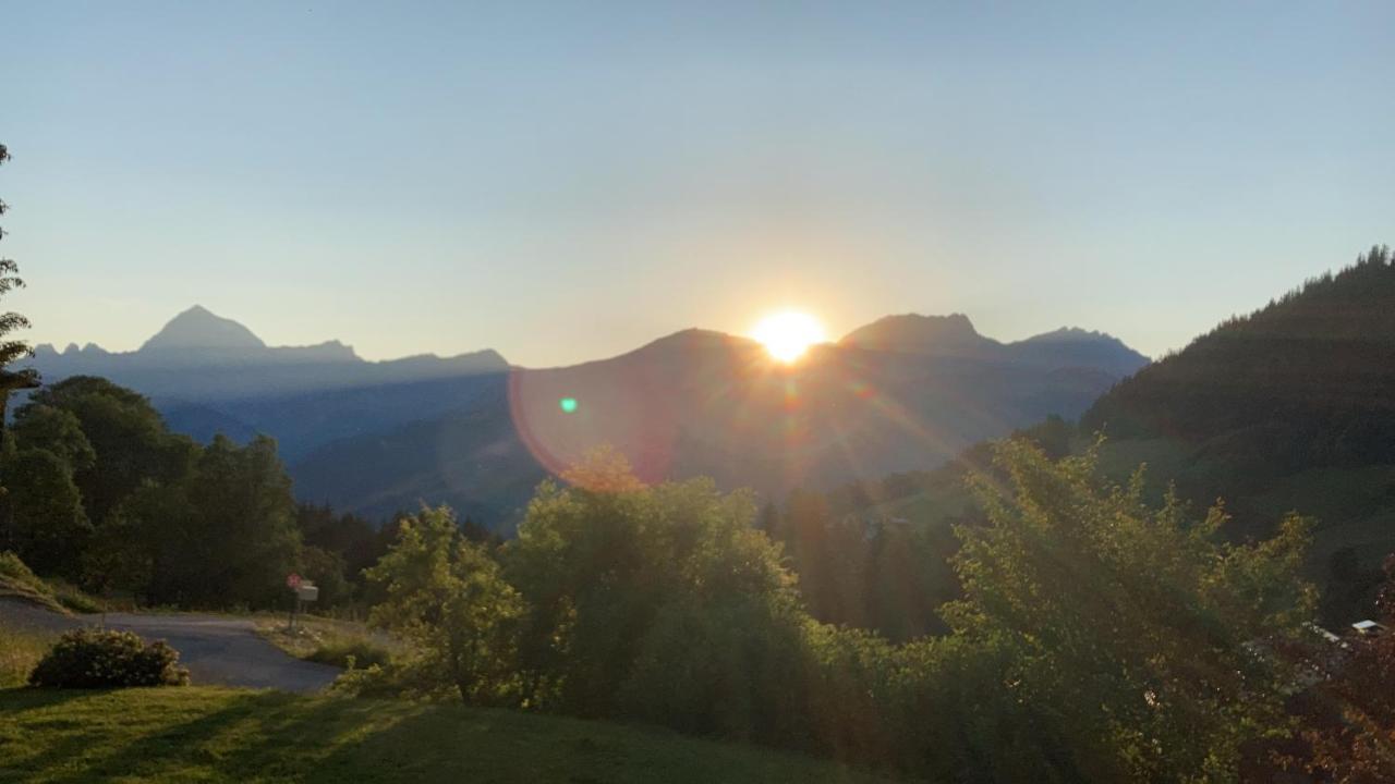 נוטרדאם-דה-בלקומב Chalets Savoie Les Chalets D'Heidi מראה חיצוני תמונה