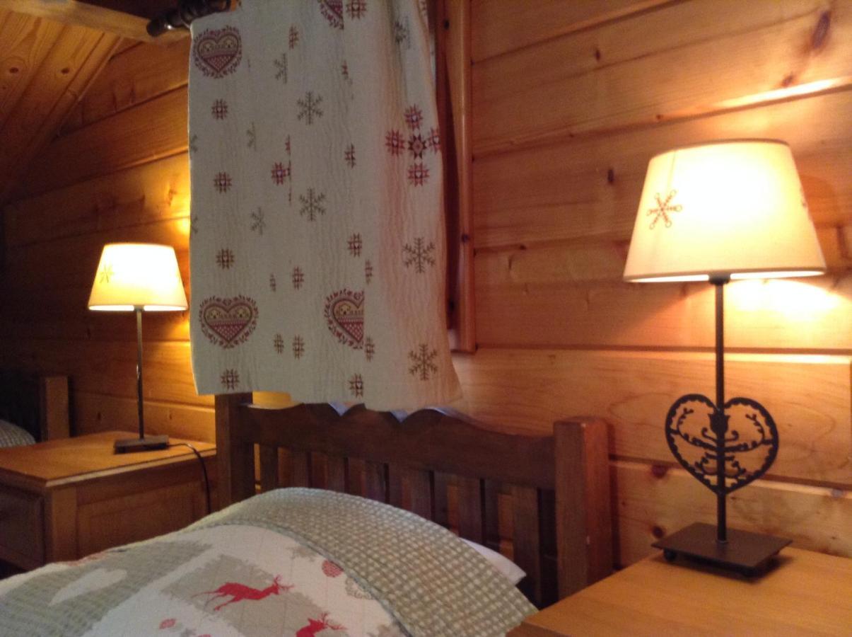 נוטרדאם-דה-בלקומב Chalets Savoie Les Chalets D'Heidi מראה חיצוני תמונה