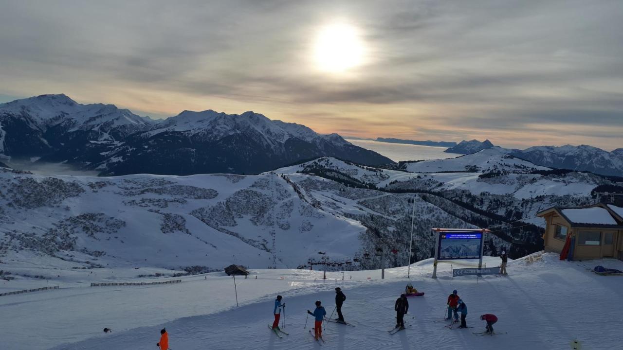 נוטרדאם-דה-בלקומב Chalets Savoie Les Chalets D'Heidi מראה חיצוני תמונה