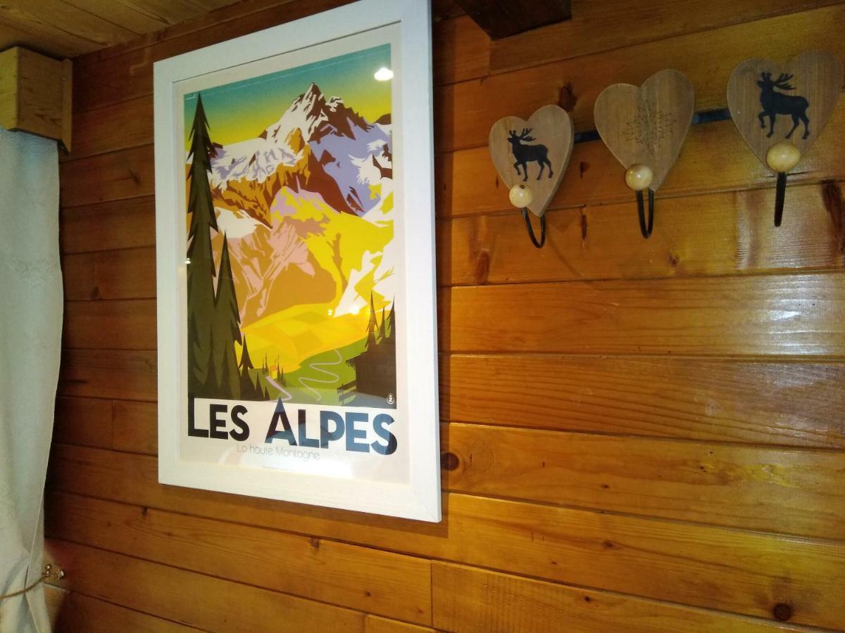 נוטרדאם-דה-בלקומב Chalets Savoie Les Chalets D'Heidi מראה חיצוני תמונה